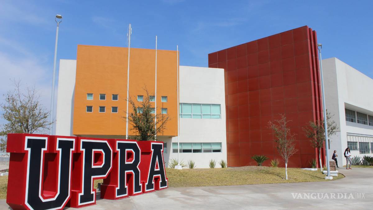 Ofrecen becas a trabajadores para cursar carrera profesional