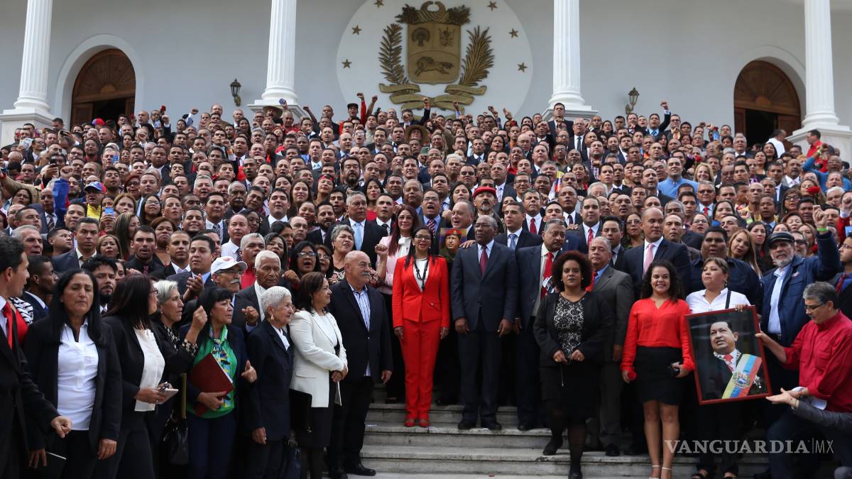 Ordenan disolución de Constituyente