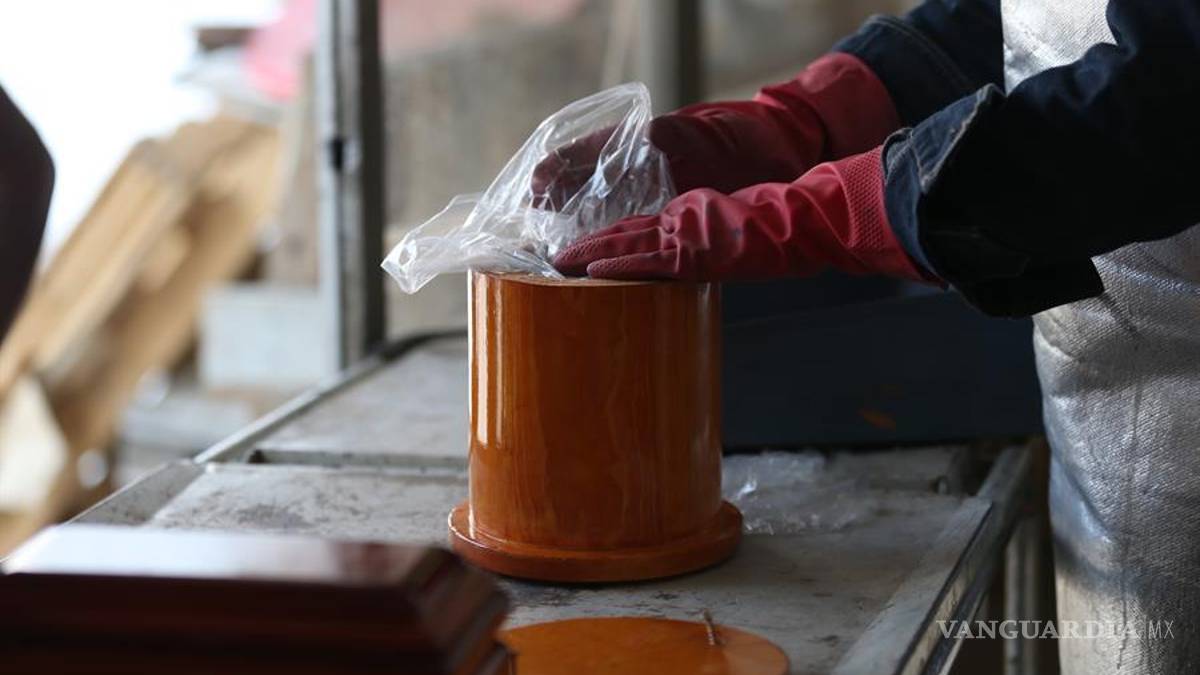 Mueren en México más jóvenes que ancianos por COVID-19, como ocurre en Europa