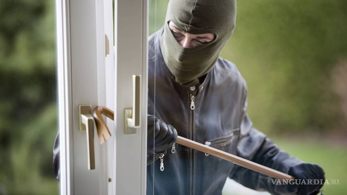 Ladrones se sirven con la cuchara grande y roban en sector residencial de Saltillo