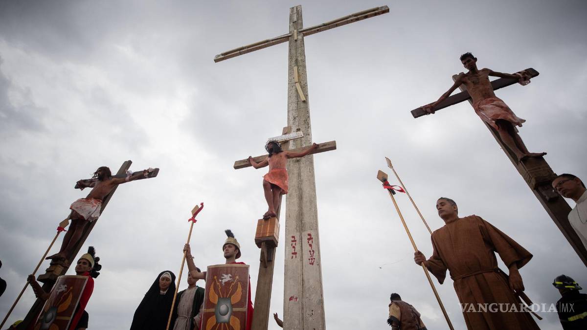 Estas son las 43 imágenes de las representaciones del Viernes Santo que atraparon la atención en el mundo (fotos)