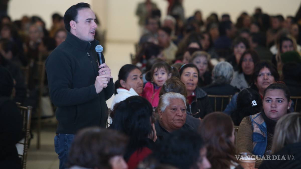 Lleva Manolo primer informe a colonias del sur de Saltillo