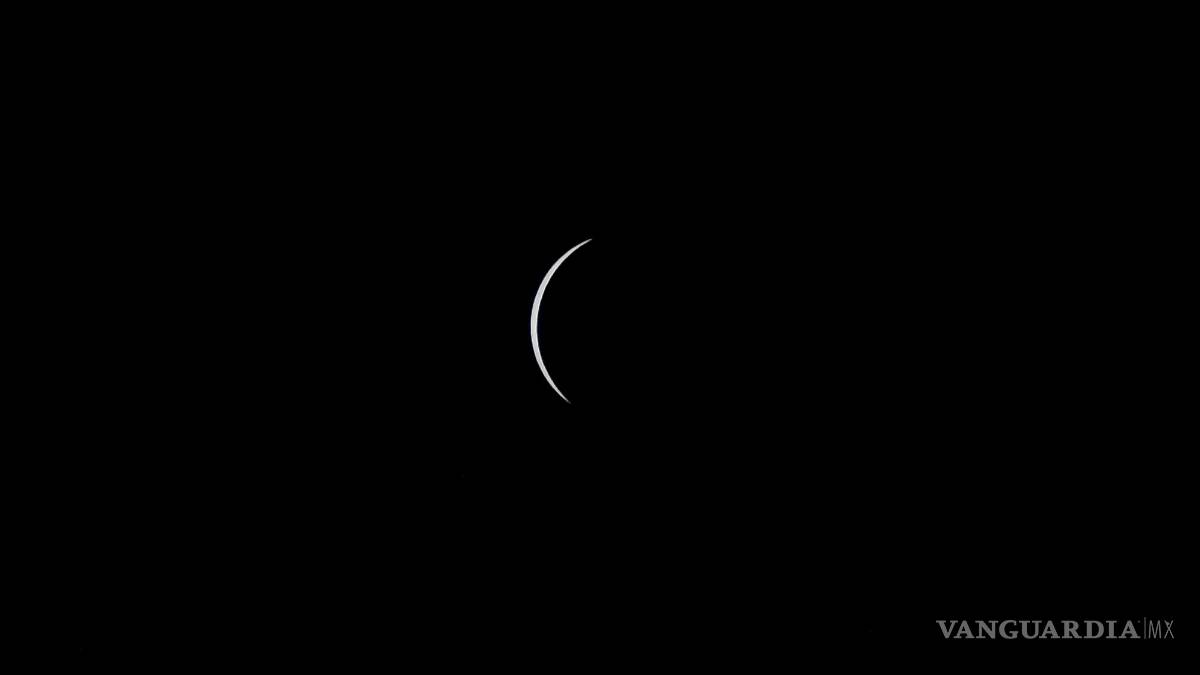 Así cautiva, maravilla y asombra el eclipse solar desde Mazatlán hasta la isla de Terranova (fotos)