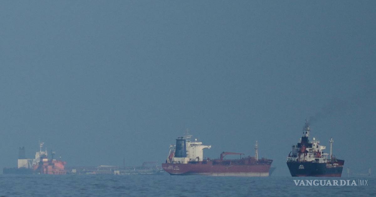 Suben precios de petróleo tras anuncio de EU de que bloqueará puertos iraníes