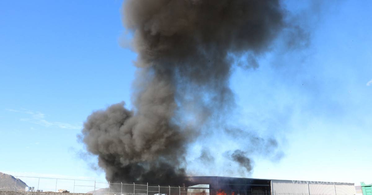 En cenizas recicladora de Ramos Arizpe por misterioso incendio