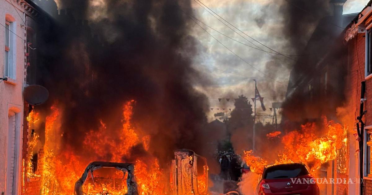 Ciclo de violencia en el Reino Unido: ataques de odio, agitación de la derecha y disturbios
