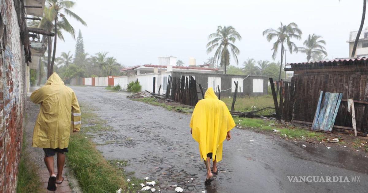 Huracán ‘Vance’ dejará lluvias muy fuertes en cuatro estados; Protección Civil llama a la población a prevenir