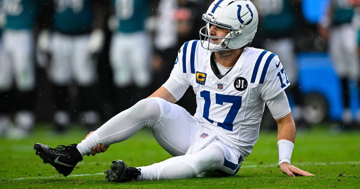 Alarma en Colts: Daniel Jones sale lesionado y quedaría fuera de la Temporada 2025