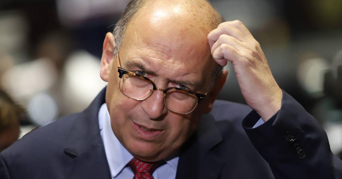 ¿Los embajadores necesitan carrera especializada? PRI exige reforma