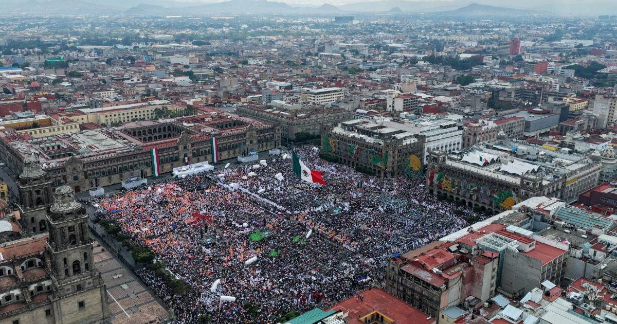 Organiza la 4T una comedia multitudinaria