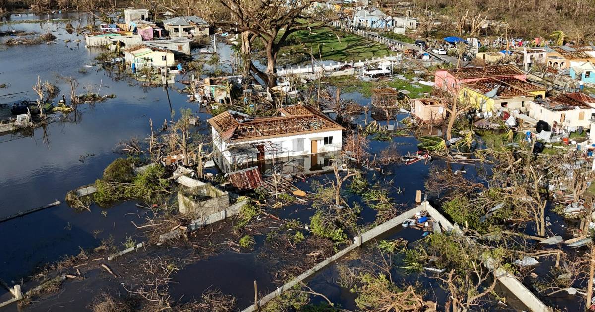 Devasta el Huracán Melissa la histórica ciudad portuaria de Black River en Jamaica