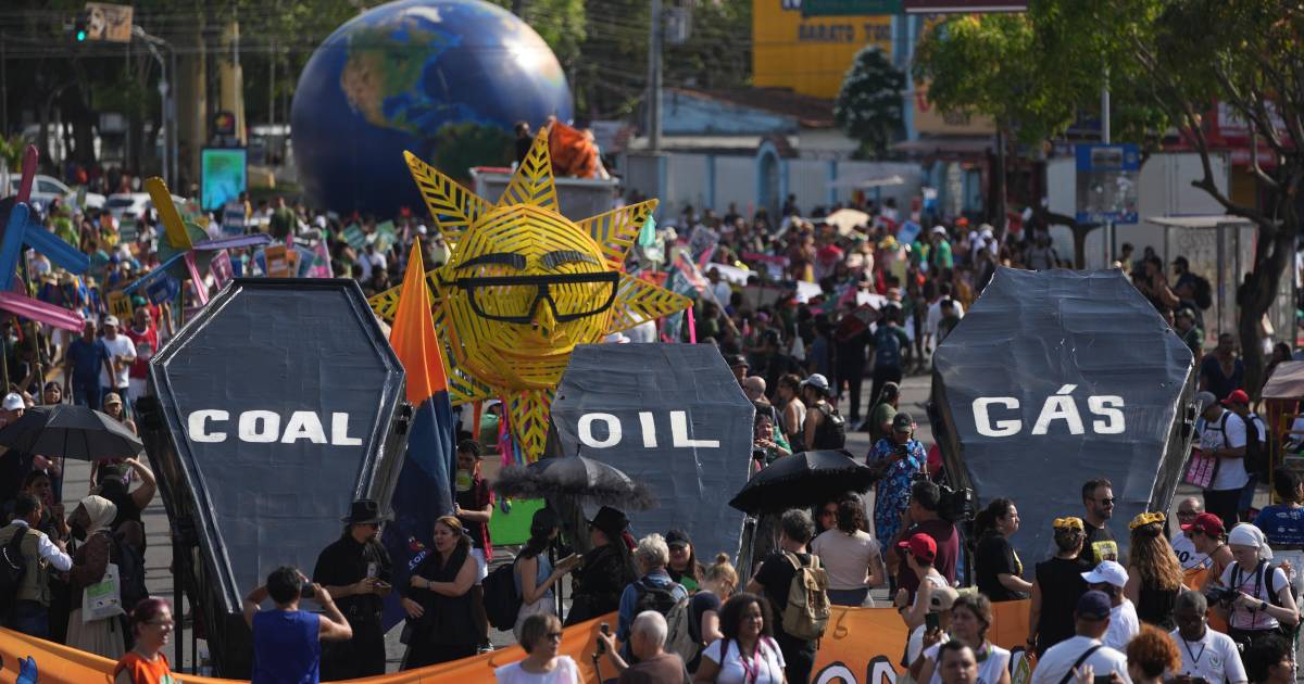 Manifestantes piden decisiones ‘más humanizadas’ en el marco de la COP30 en Brasil