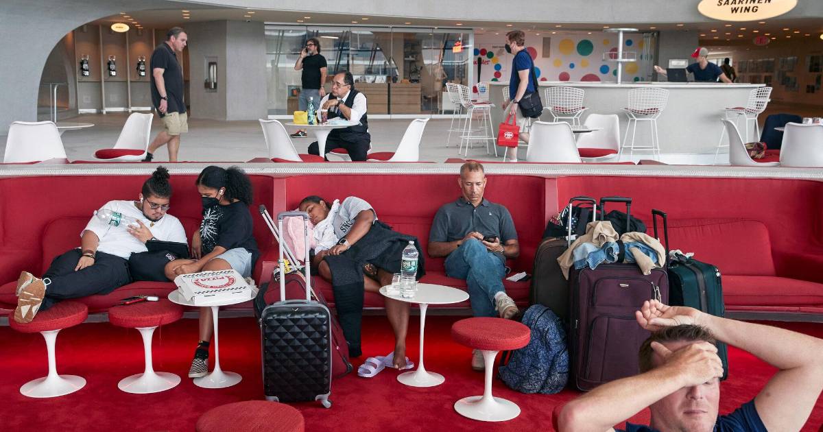 ¿Qué puedo usar en un avión además de ropa deportiva?