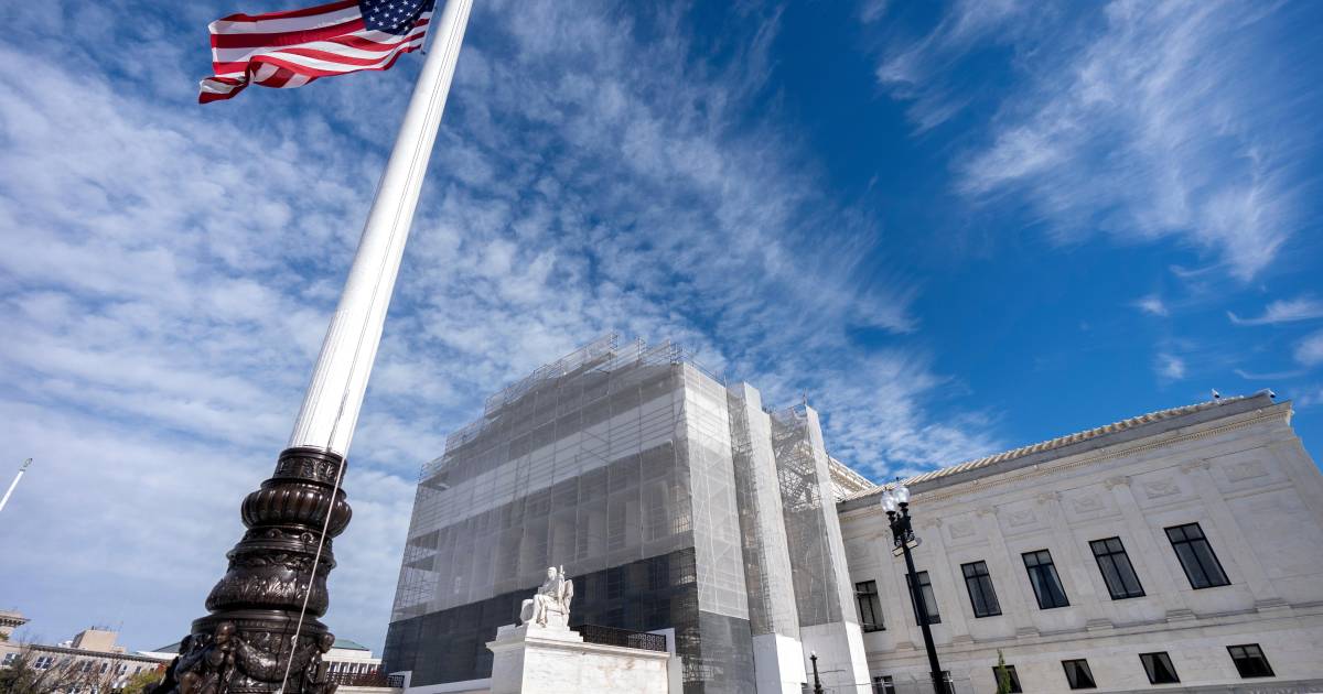 Corte Suprema de EU evalúa restricciones de ciudadanía por nacimiento