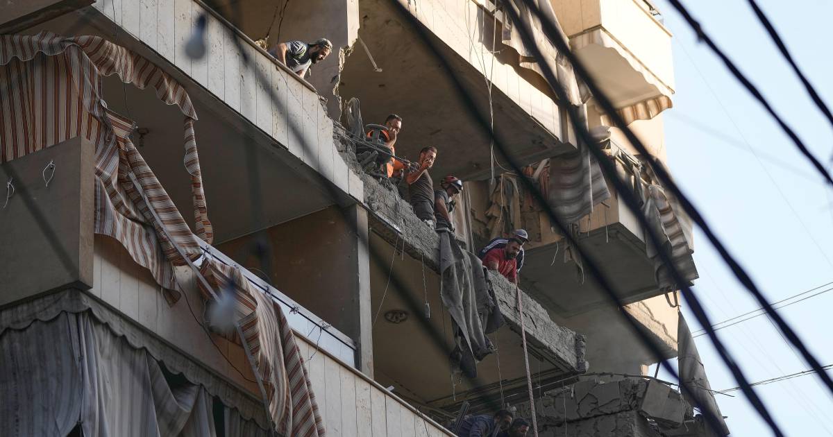 Israel asegura haber matado a alto funcionario de Hezbollah en su primer ataque a Beirut