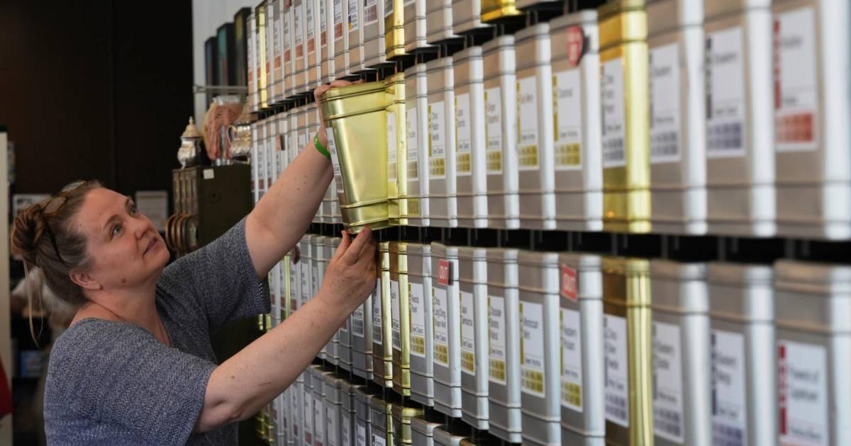 Pese a la reducción anunciada por Trump, los aranceles al té siguen causando estragos en EU