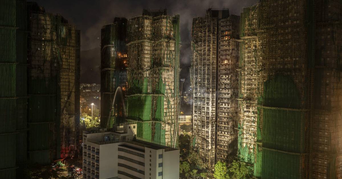 El peor incendio de Hong Kong en décadas impulsa una revisión de la seguridad