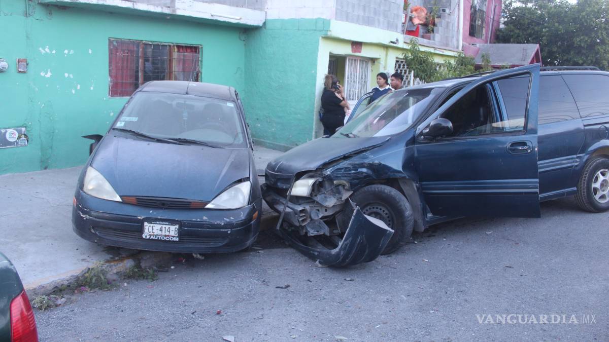 Conductor en estado de ebriedad provoca tres choques, en Saltillo