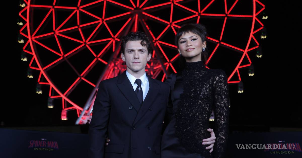 Zendaya y Tom Holland enamoran a México y avivan rumores de su matrimonio en premier de ‘Spider-Man: Un Nuevo Día’
