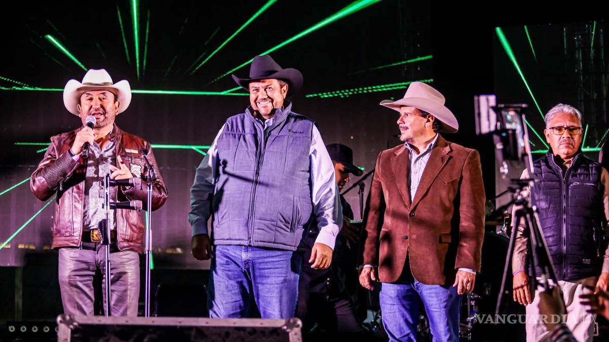 Festejos bajo el agua: Halcones celebran el UTC Fest 2026