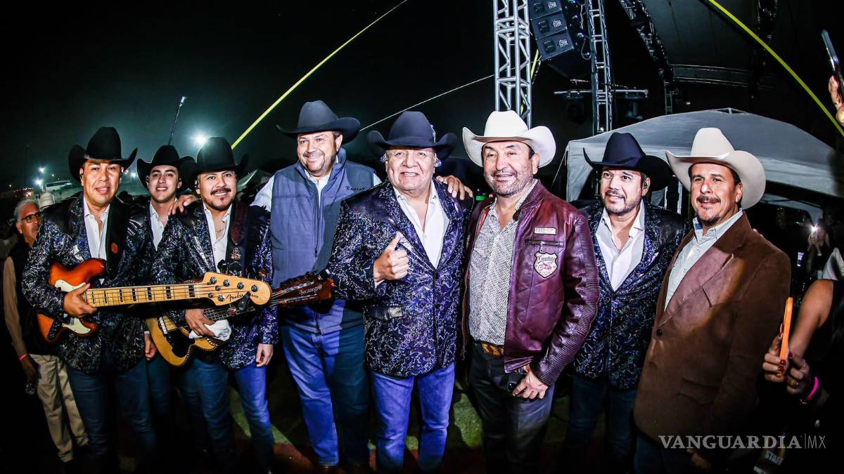 Festejos bajo el agua: Halcones celebran el UTC Fest 2026