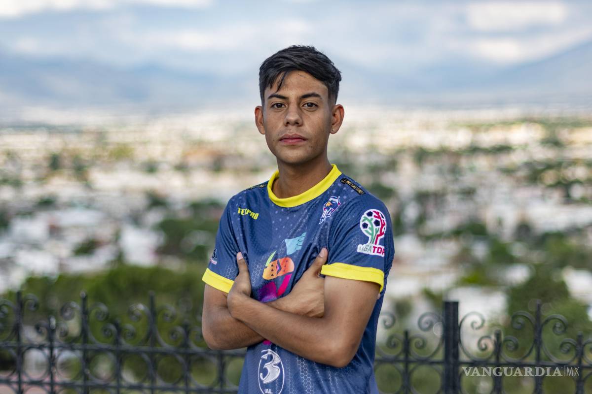 $!El capitán Adrián Alberto Gutiérrez, de 21 años, motivó a la afición a llenar las gradas en el clásico ante Saltillo Soccer F.C.