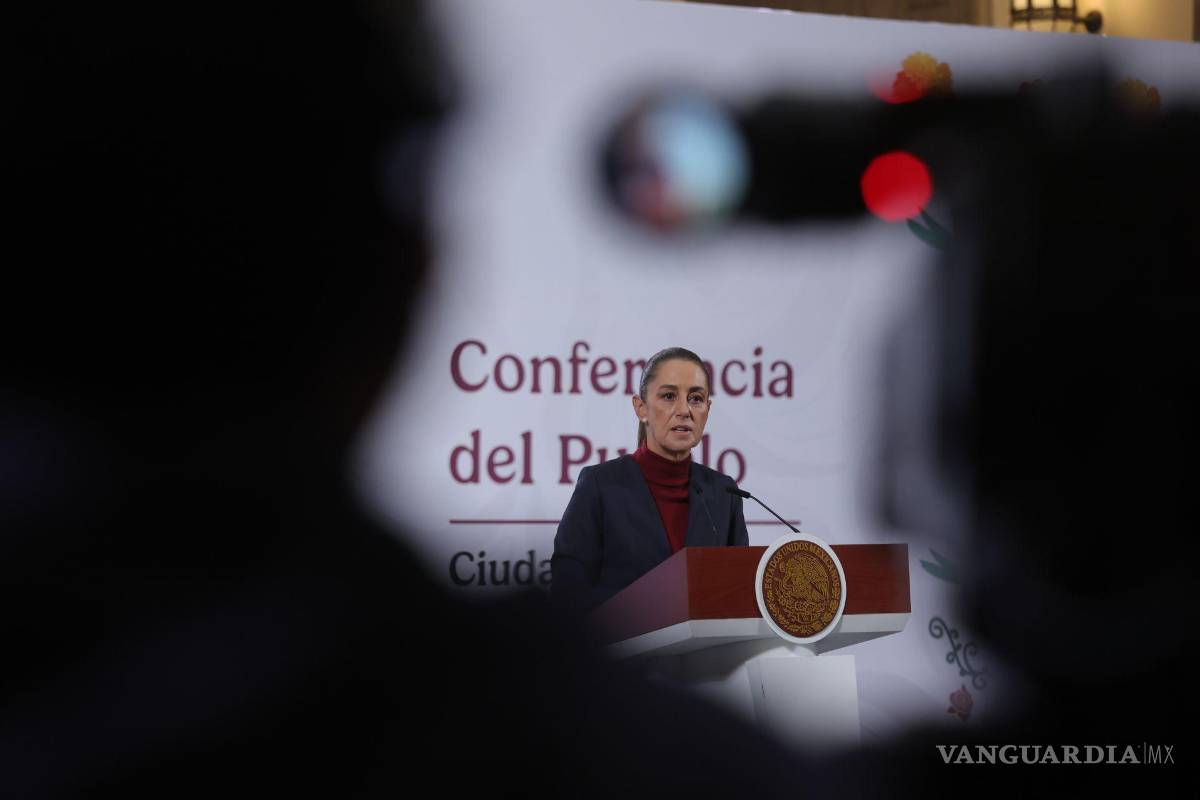 Entre pancartas y quejas estudiantiles, Sheinbaum sostiene veto a los dulces en planteles