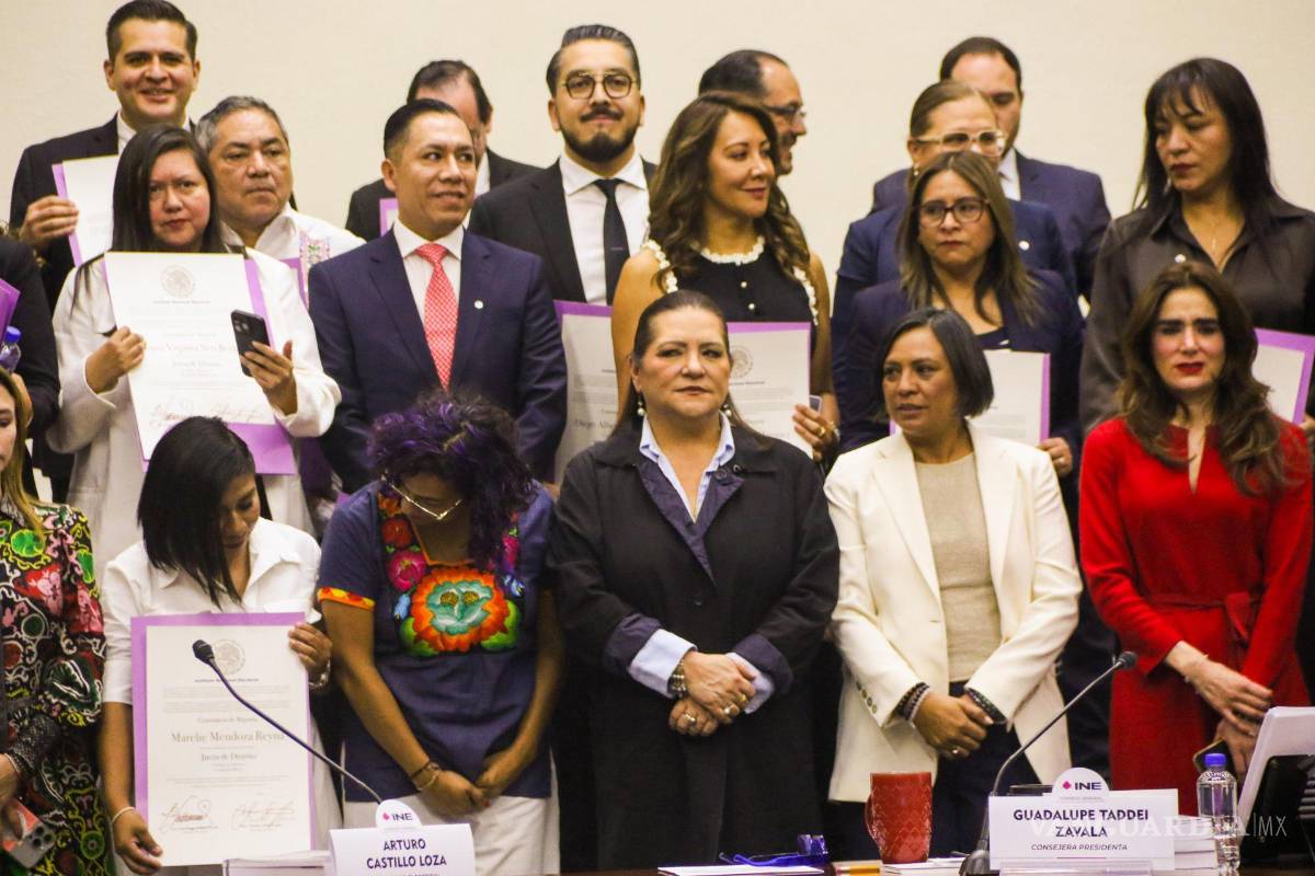 INE acata sentencias del TEPJF y entrega constancias a 45 candidatos