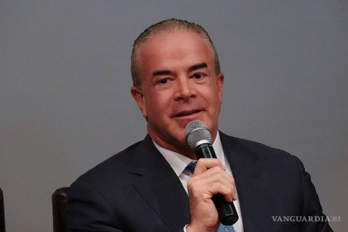 UIF bloquea cuentas a Raúl Rocha, dueño de Miss Universo