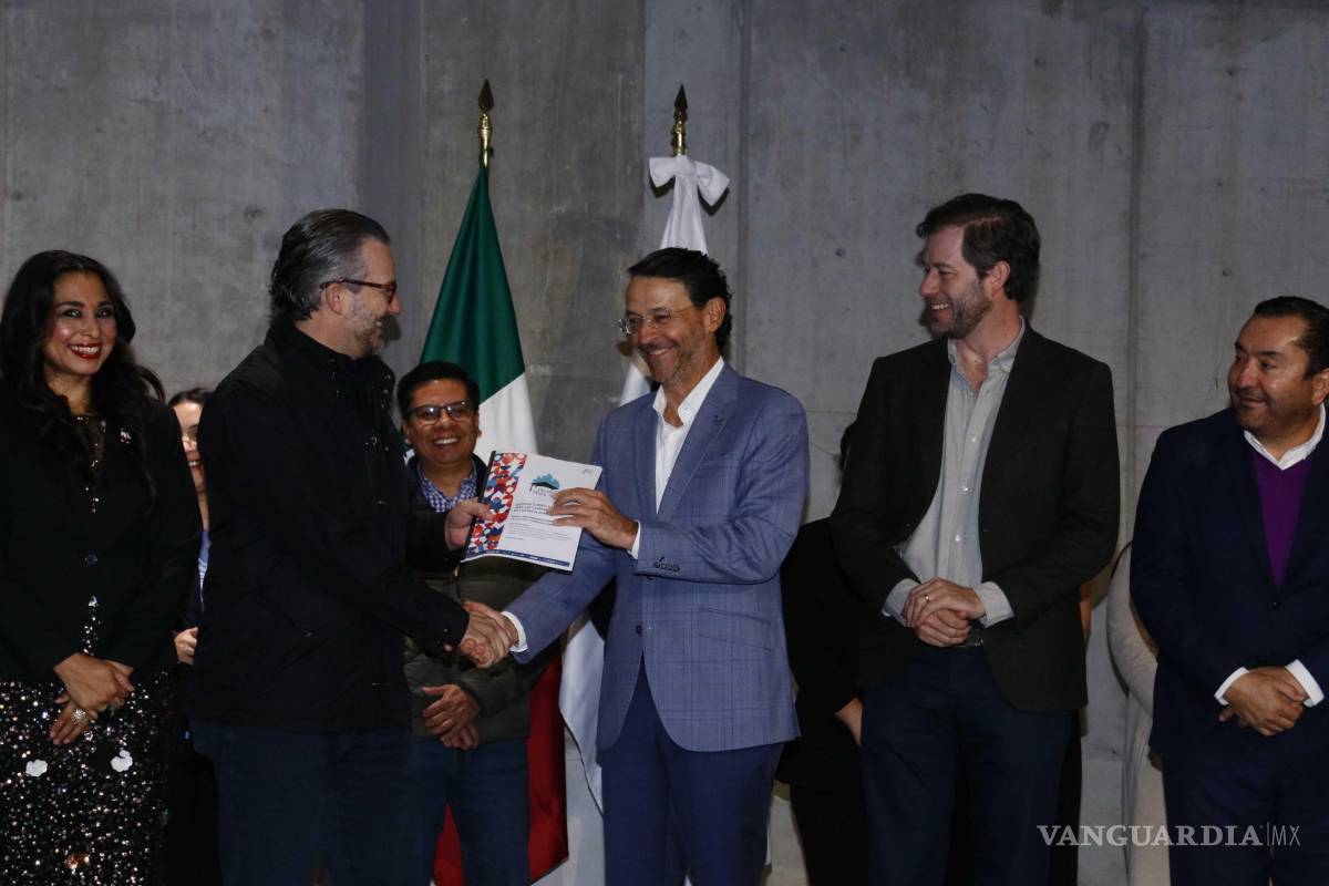 Consejo de Vinculación Universidad-Empresa, entrega investigación sobre revisión curricular de las carreras del futuro