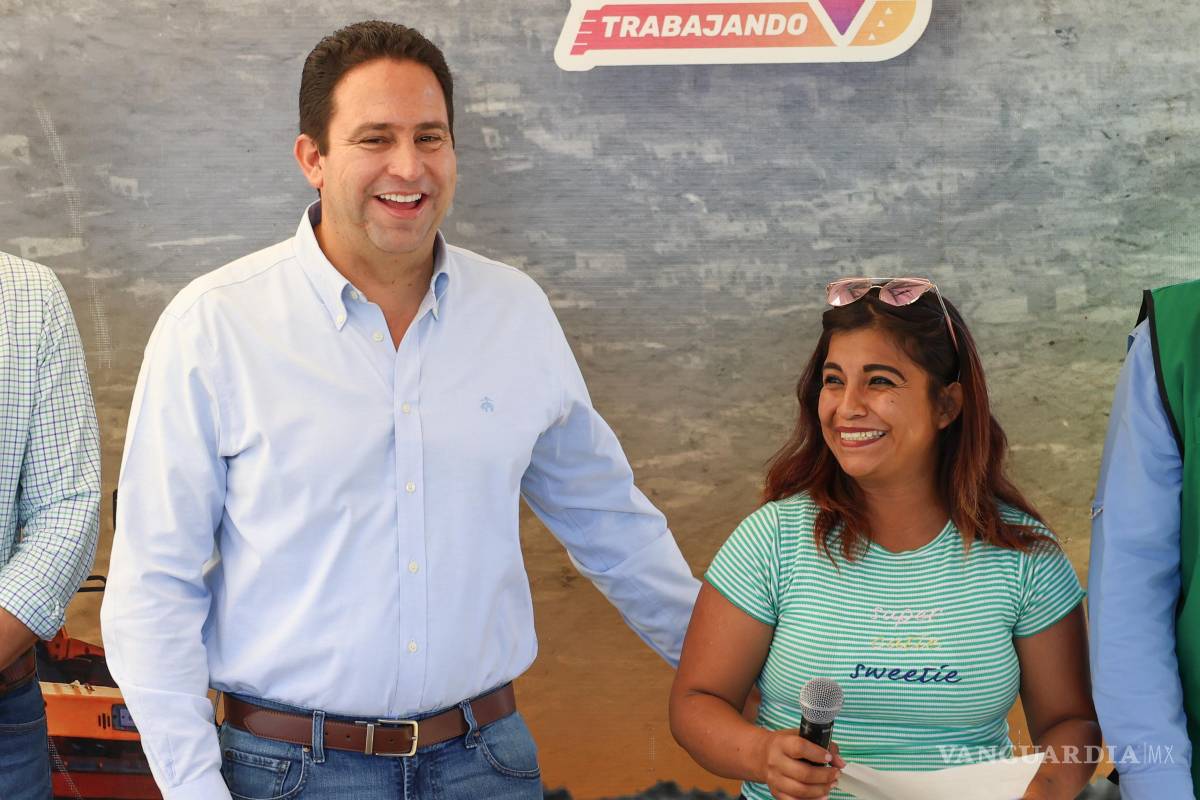 $!Vecinos de la colonia Puerto de Flores agradecieron al alcalde y al gobernador por atender sus peticiones y garantizar calles más seguras y funcionales.