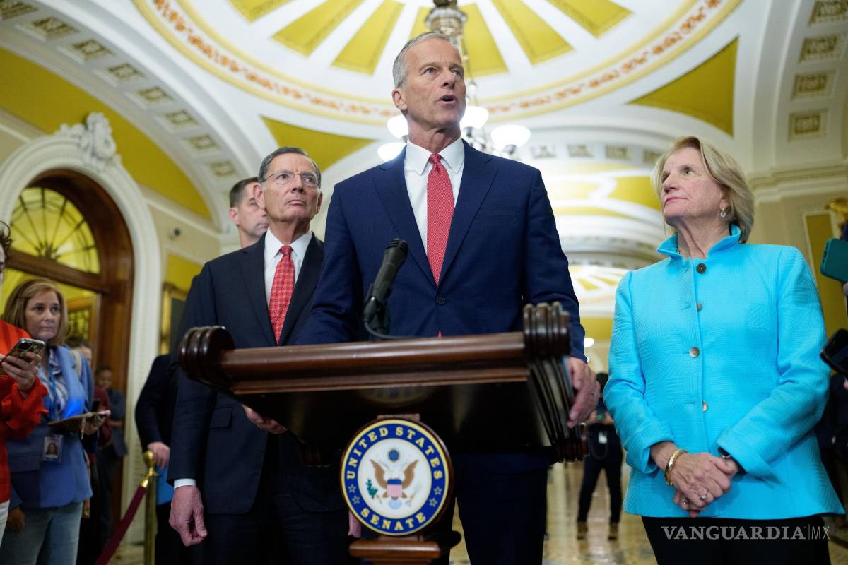 $!El líder de la mayoría del Senado estadounidense, el republicano John Thune en una conferencia de prensa en el Capitolio.
