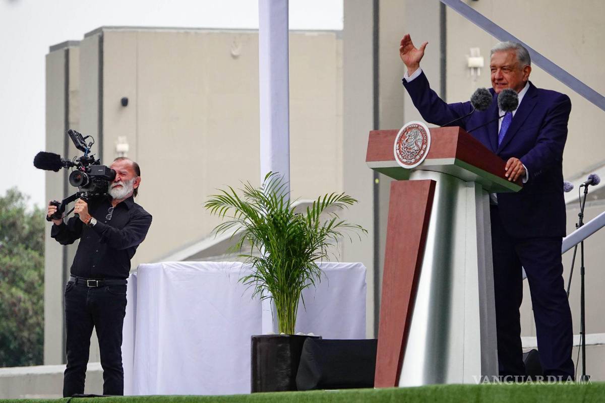 Muerde Epigmenio Ibarra, mano que le dio de comer. Episodio II