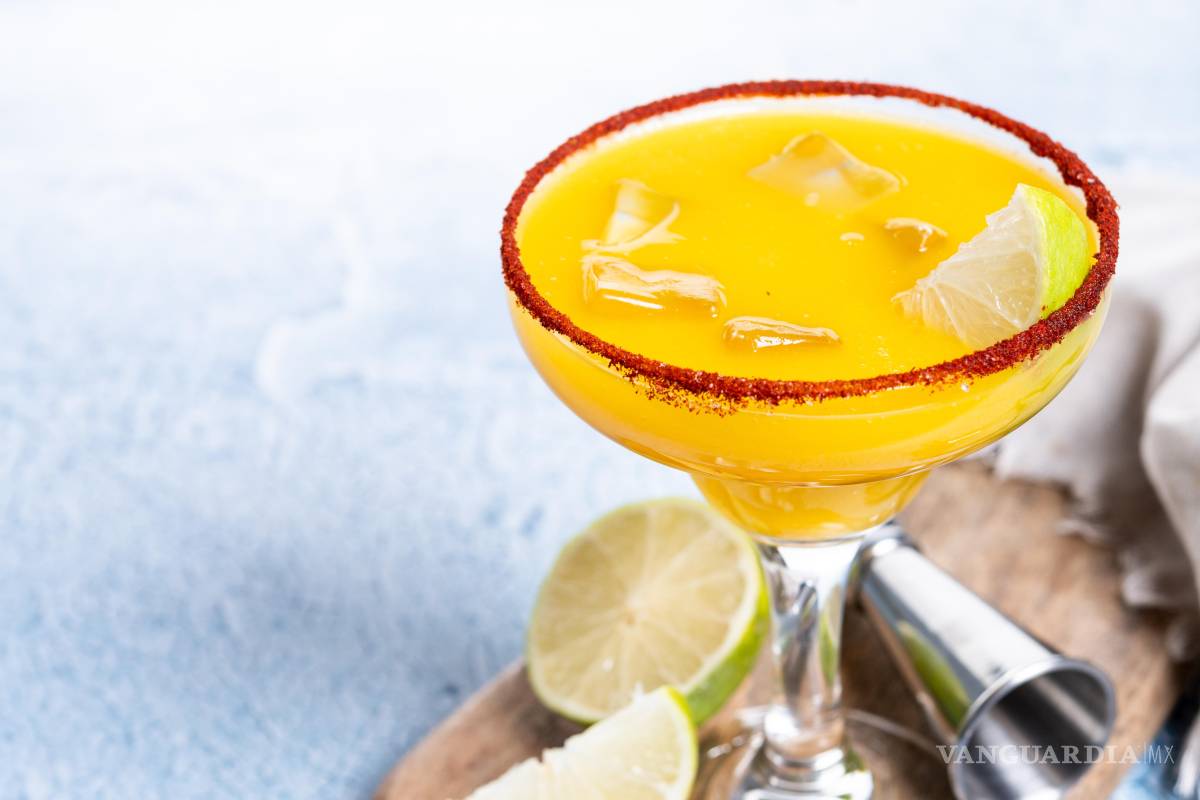 3 recetas fáciles para preparar bebidas refrescantes con “piquete” y sorprender en cualquier reunión