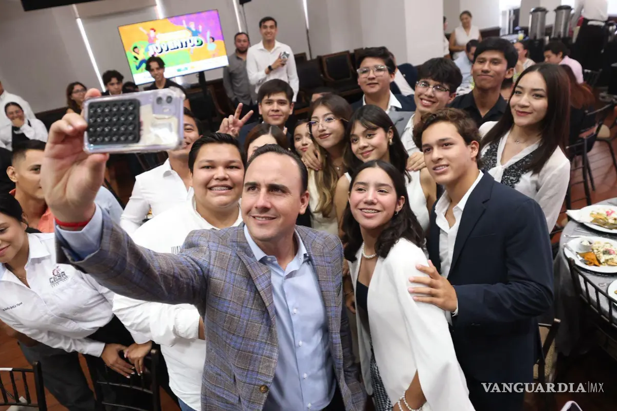 Coahuila: Manolo Jiménez se mantiene entre los 10 gobernadores mejor evaluados en México