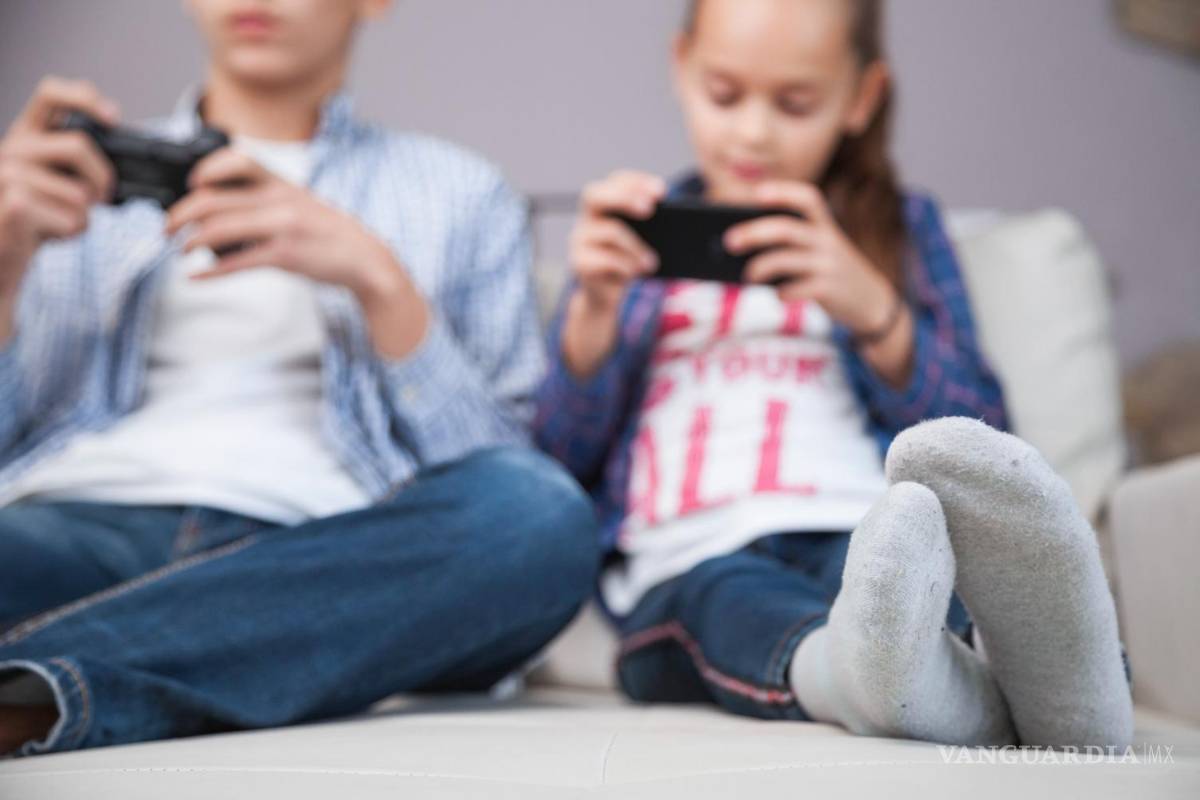 El celular no tiene la culpa de los problemas de conducta en niños y adolescentes