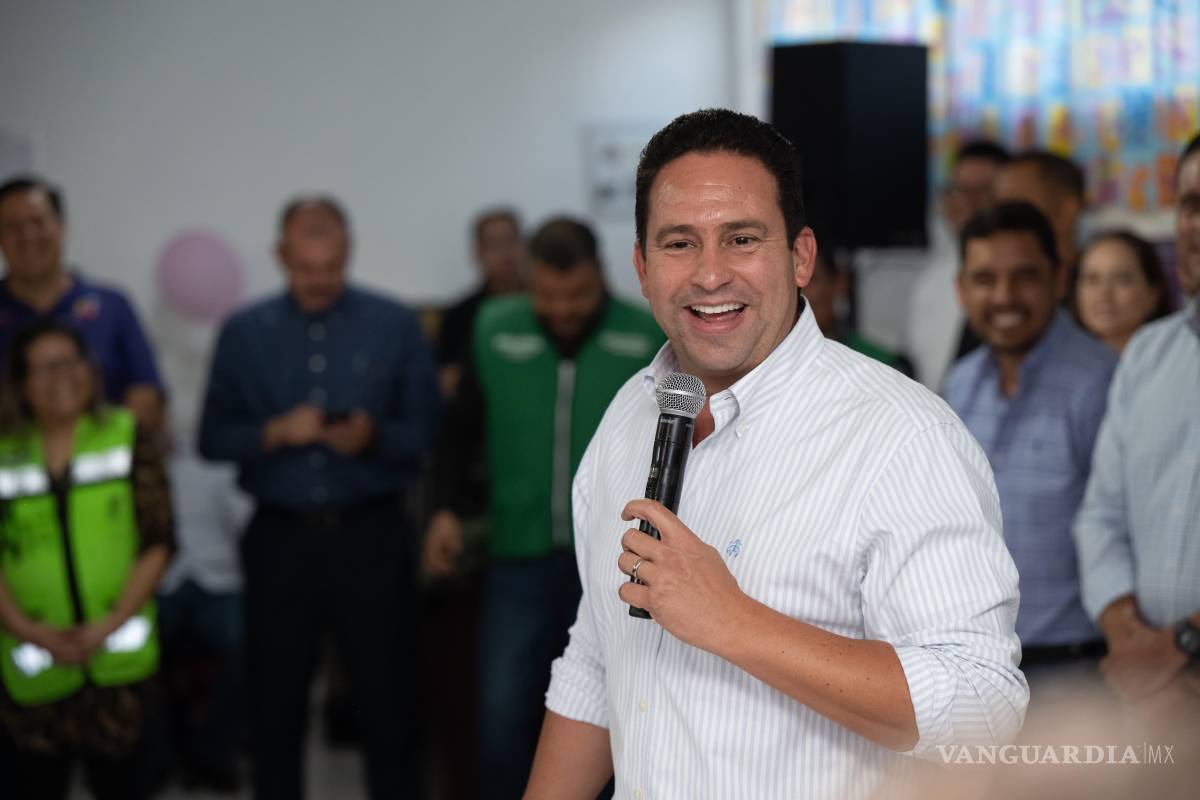 $!Vecinas de la colonia Hidalgo agradecieron al alcalde por apoyar su desarrollo con talleres y cursos.