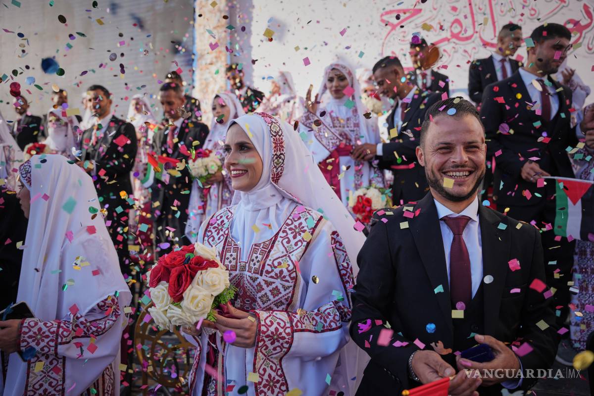 Con una boda masiva en Gaza se celebra la nueva vida tras años de guerra y tragedia