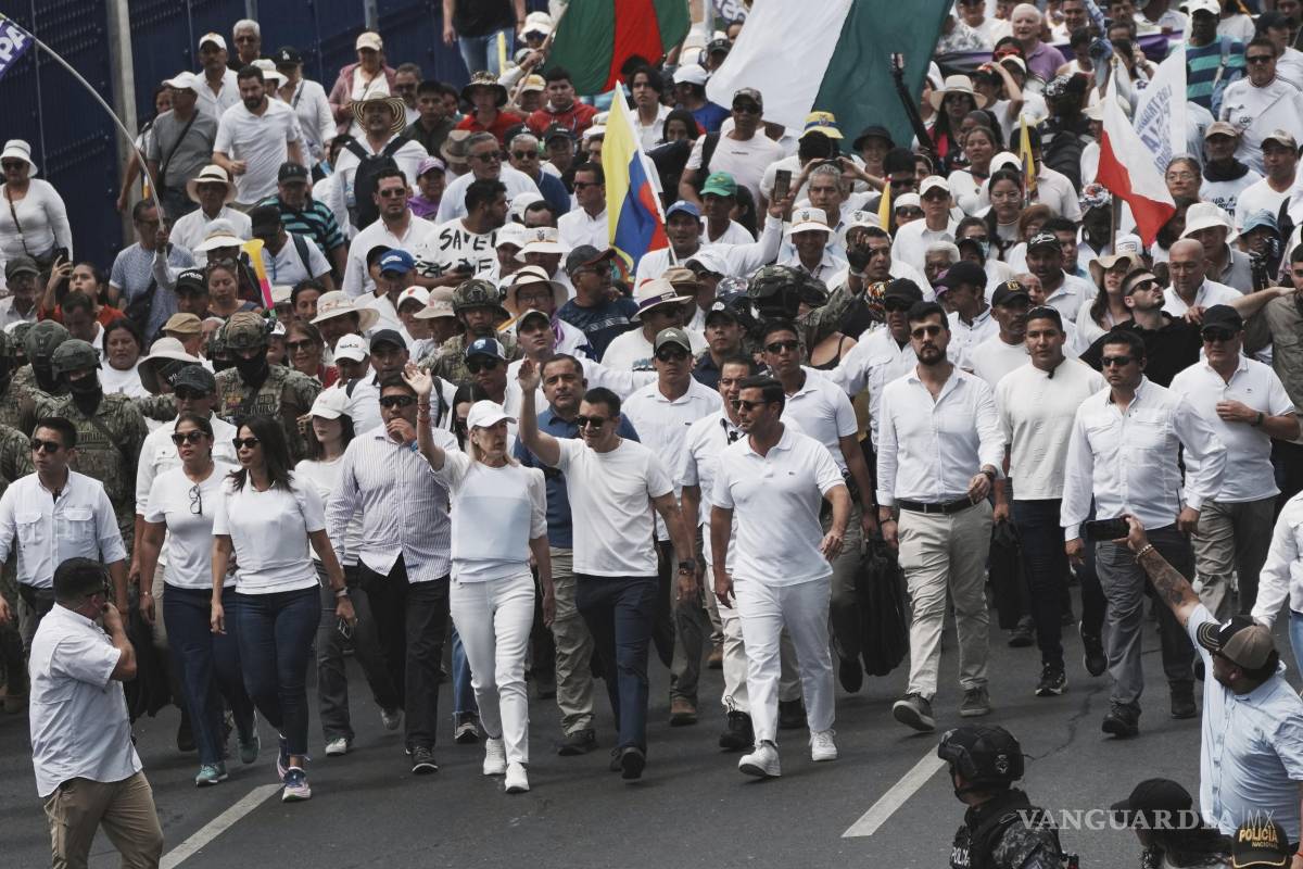 Presidente Noboa encabeza marcha por la paz mientras se alista una movilización contra su gobierno