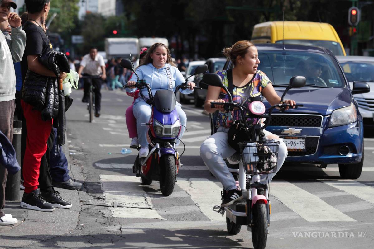 Aprueban licencias y placas para scooters y bicimotos en CDMX