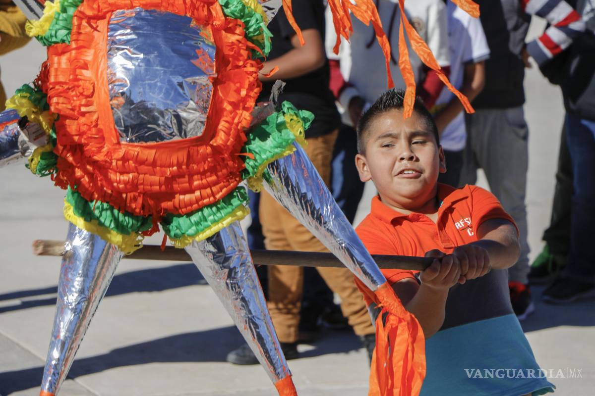 Anuncian más de 20 posadas en ejidos y avanza rehabilitación de caminos rurales de Saltillo