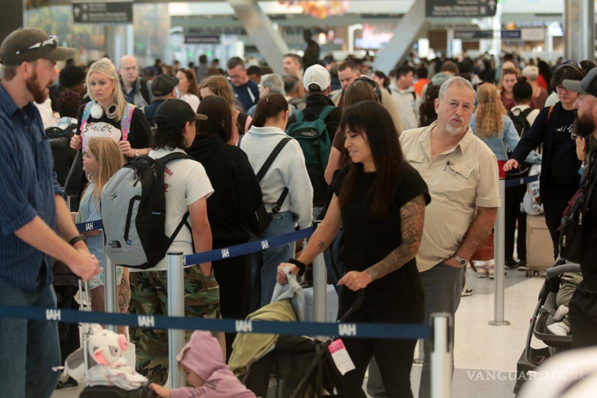 Cierre del gobierno en Estados Unidos provoca crisis en aerolíneas; se avecina un caos en los viajes