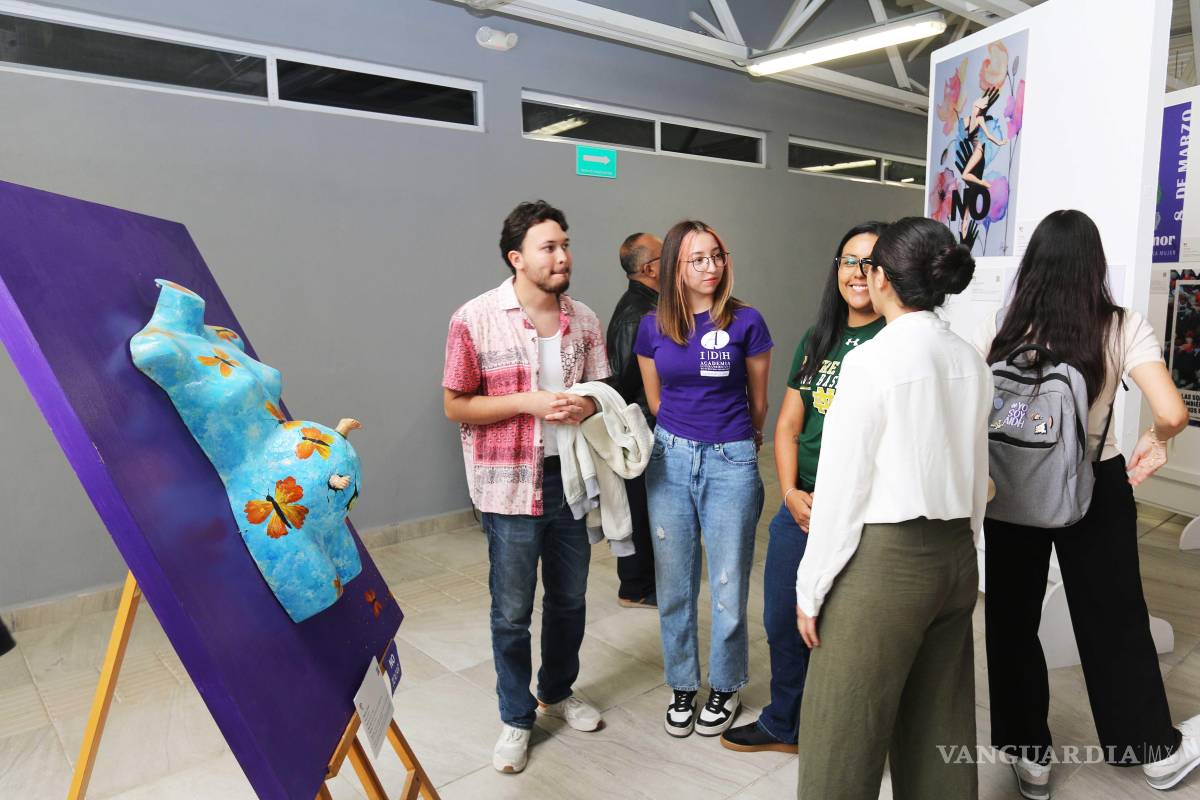 $!La exposición incluye obras realizadas por RUMA Arte y Comunidad y el Club Feminista de la AIDH, que transmiten emociones de sufrimiento y esperanza.