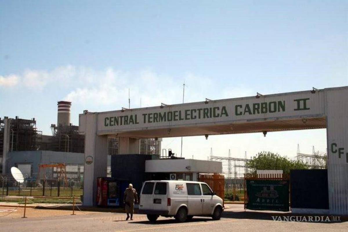 Vehículo de carga provoca daños en central termoeléctrica de Nava