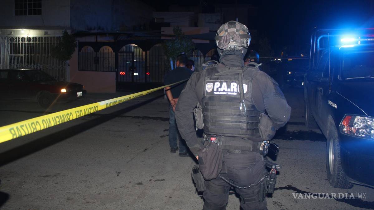 Detienen a cinco personas tras cateo, en Saltillo