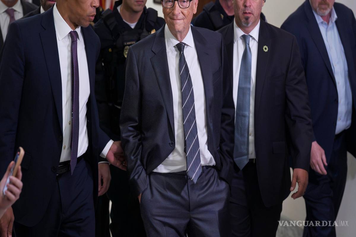 $!Bill Gates, cofundador de Microsoft, llega al Capitolio para una entrevista a puerta cerrada con el Comité de Supervisión de la Cámara de Representantes.
