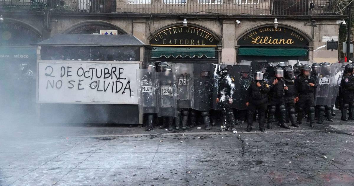 Detienen a una persona por robo a joyería durante marcha del 2 de octubre