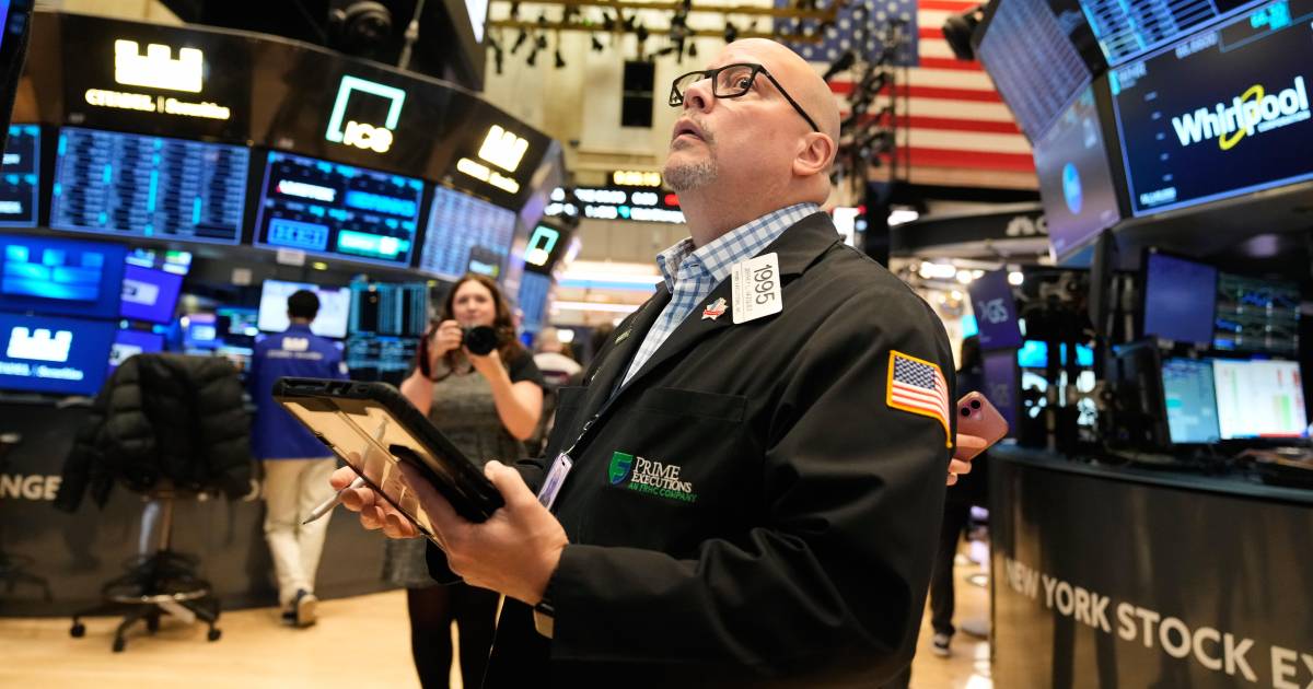 Tras concluir cierre de gobierno de EU, mercados de EU abrieron en rojo