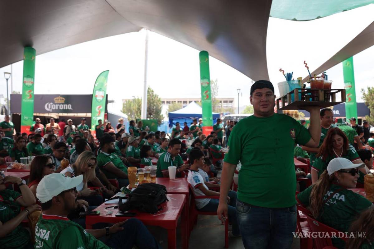 $!La afición respondió al llamado y convirtió el Biblioparque Norte en una auténtica fiesta futbolera.