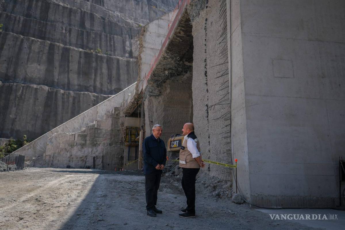 $!AMLO y Alfaro supervisan presa El Zapotillo; aseguran que en febrero ya estará operando